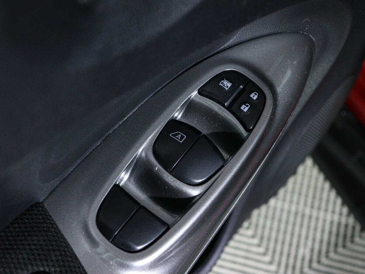 Б/У Ниссан Жук 2014 года. Фото: #13