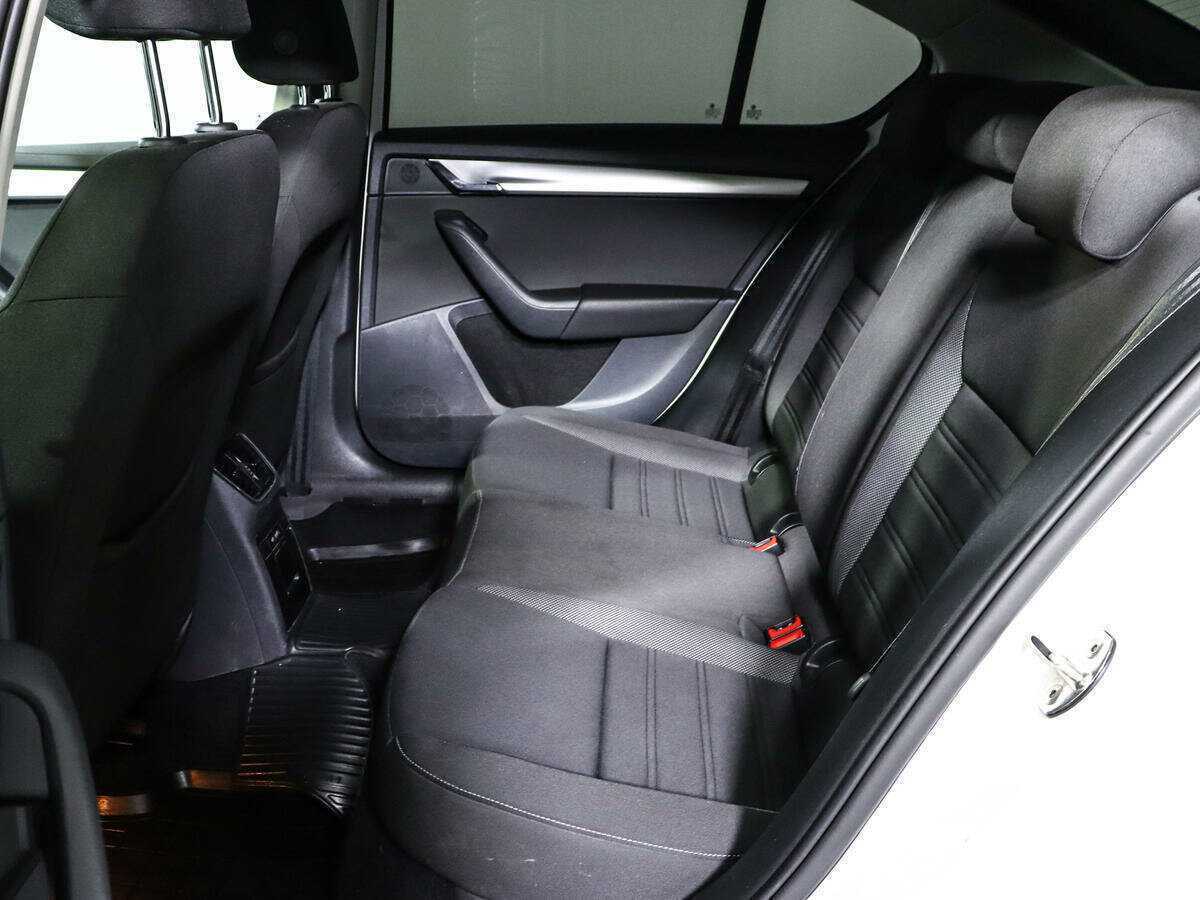 Б/У Шкода Октавия 2019 года. Фото: #9