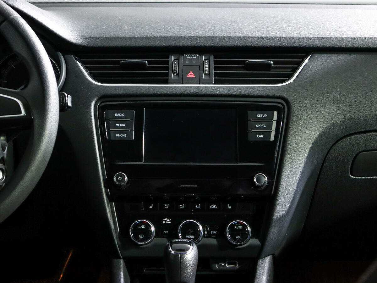 Б/У Шкода Октавия 2019 года. Фото: #12