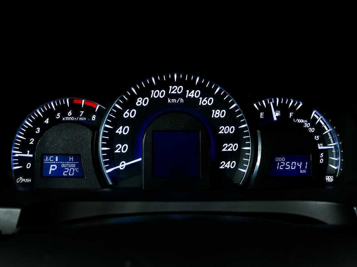 Б/У Тойота Камри 2013 года. Фото: #9