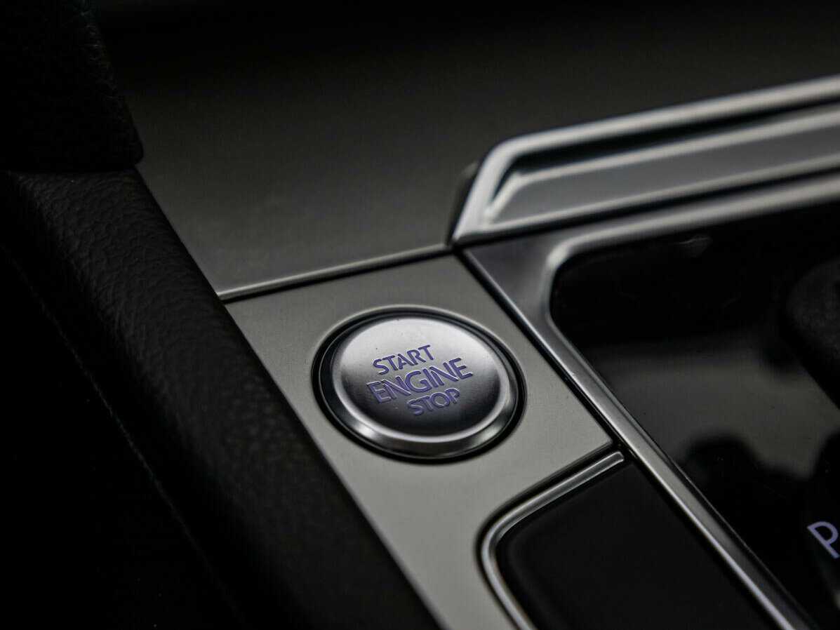 Б/У Фольксваген Пассат 2016 года. Фото: #13