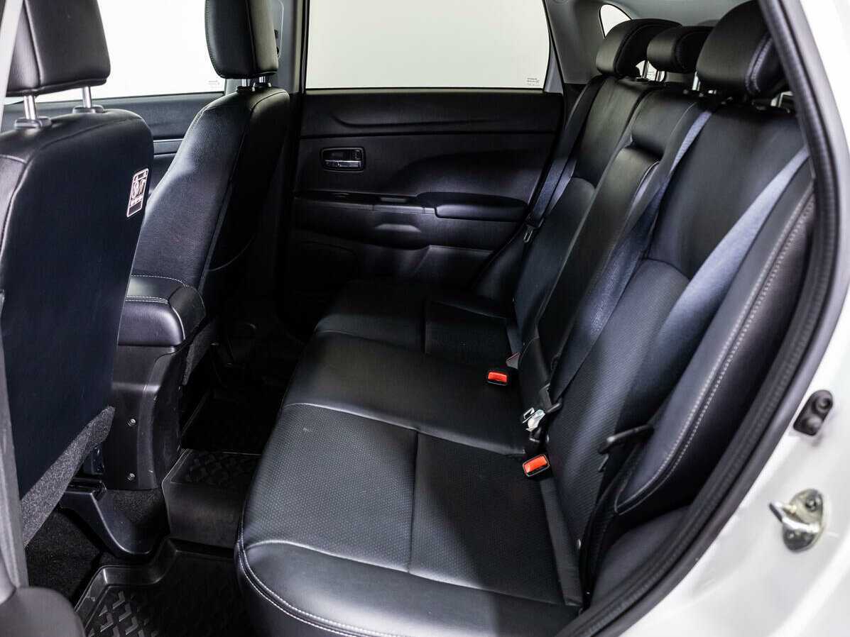 Б/У Митсубиши АС-Икс 2014 года. Фото: #9