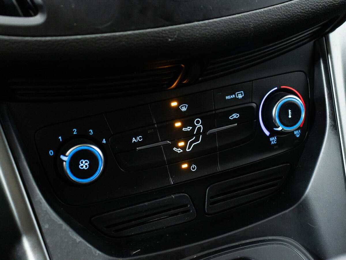 Б/У Форд Куга 2017 года. Фото: #14