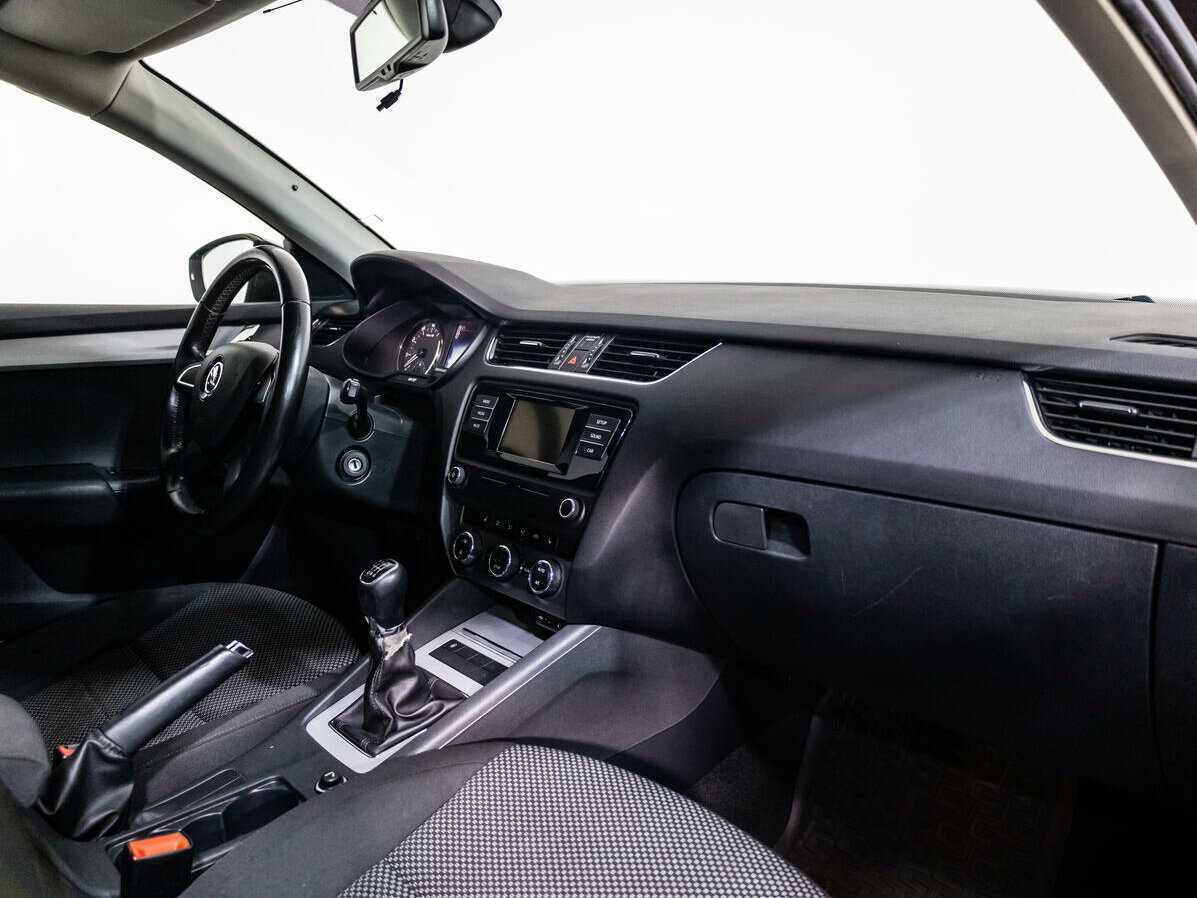 Б/У Шкода Октавия 2014 года. Фото: #7