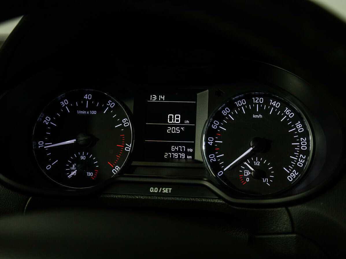 Б/У Шкода Октавия 2014 года. Фото: #10