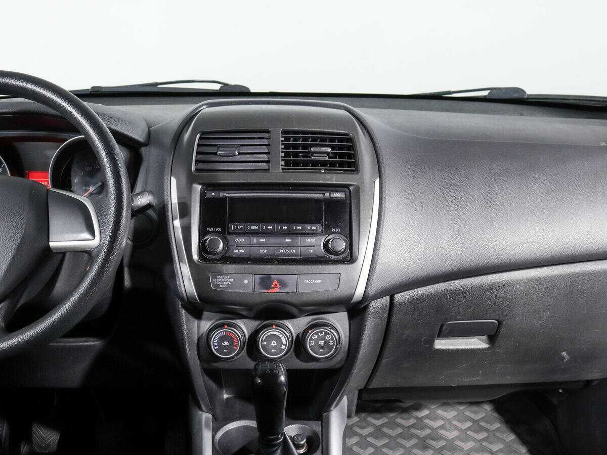 Б/У Митсубиши АС-Икс 2014 года. Фото: #12