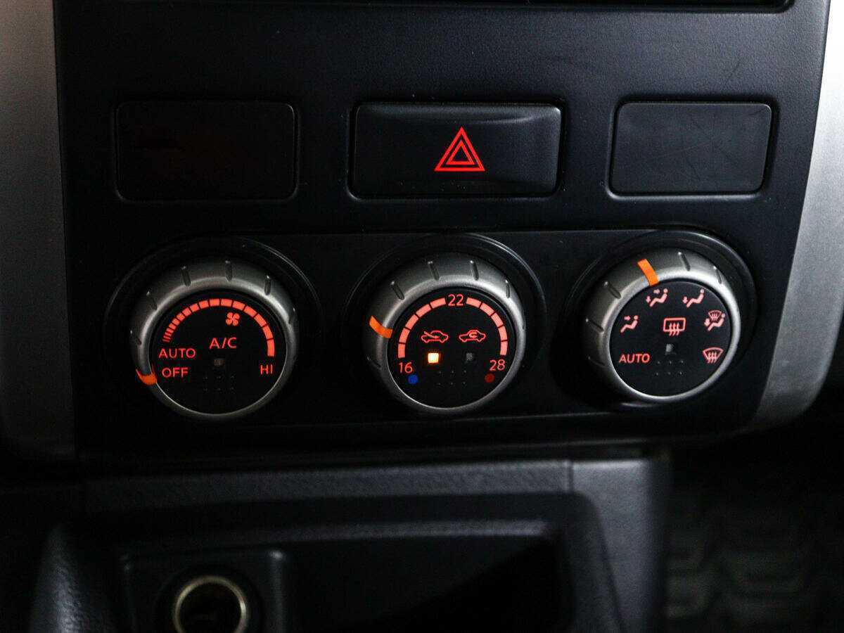 Б/У Ниссан Икс-Трейл 2013 года. Фото: #15