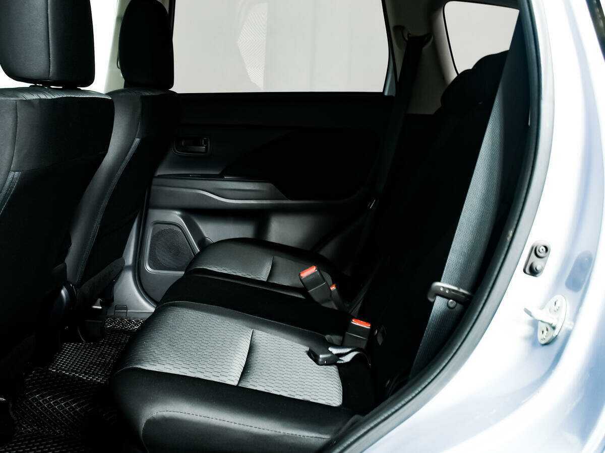 Б/У Митсубиши Оутлэндер 2013 года. Фото: #10