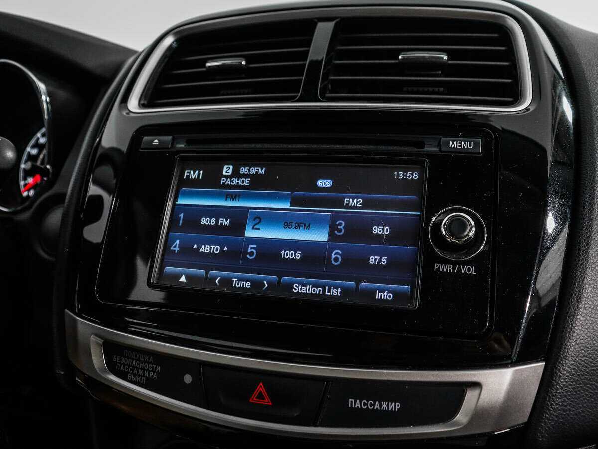 Б/У Митсубиши АС-Икс 2015 года. Фото: #11