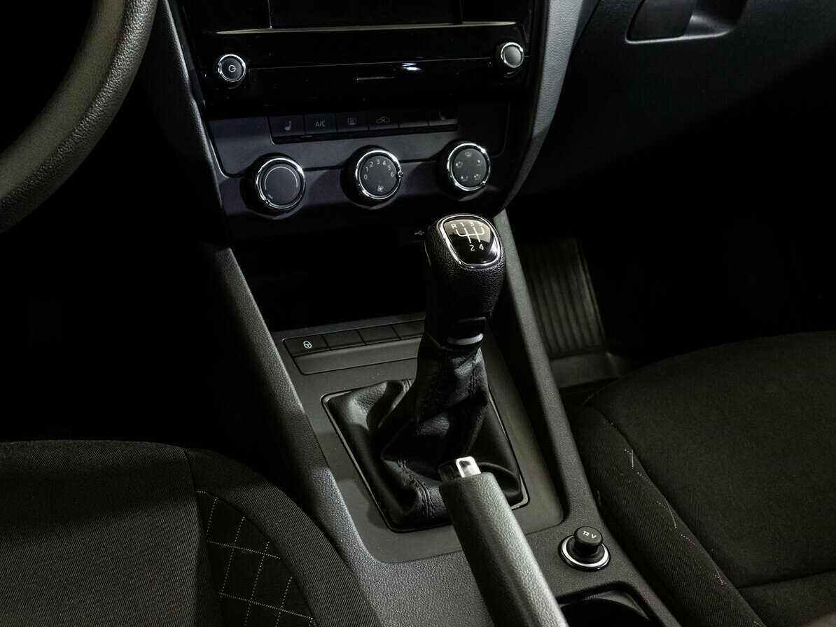 Б/У Шкода Октавия 2020 года. Фото: #9