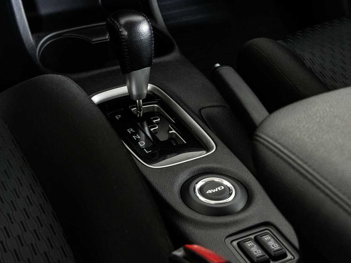 Б/У Митсубиши Оутлэндер 2014 года. Фото: #8