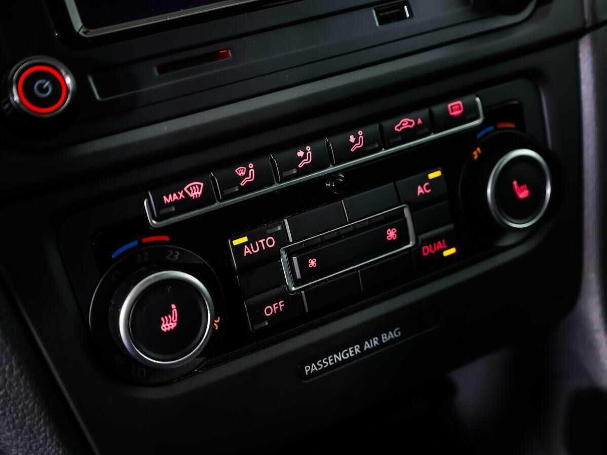 Б/У Фольксваген Гольф 2012 года. Фото: #13