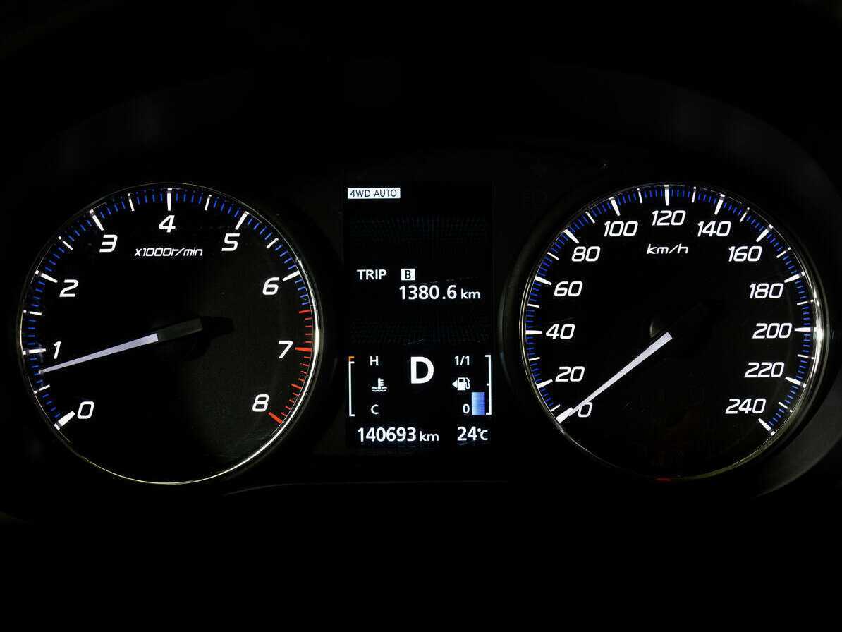 Б/У Митсубиши Оутлэндер 2017 года. Фото: #17