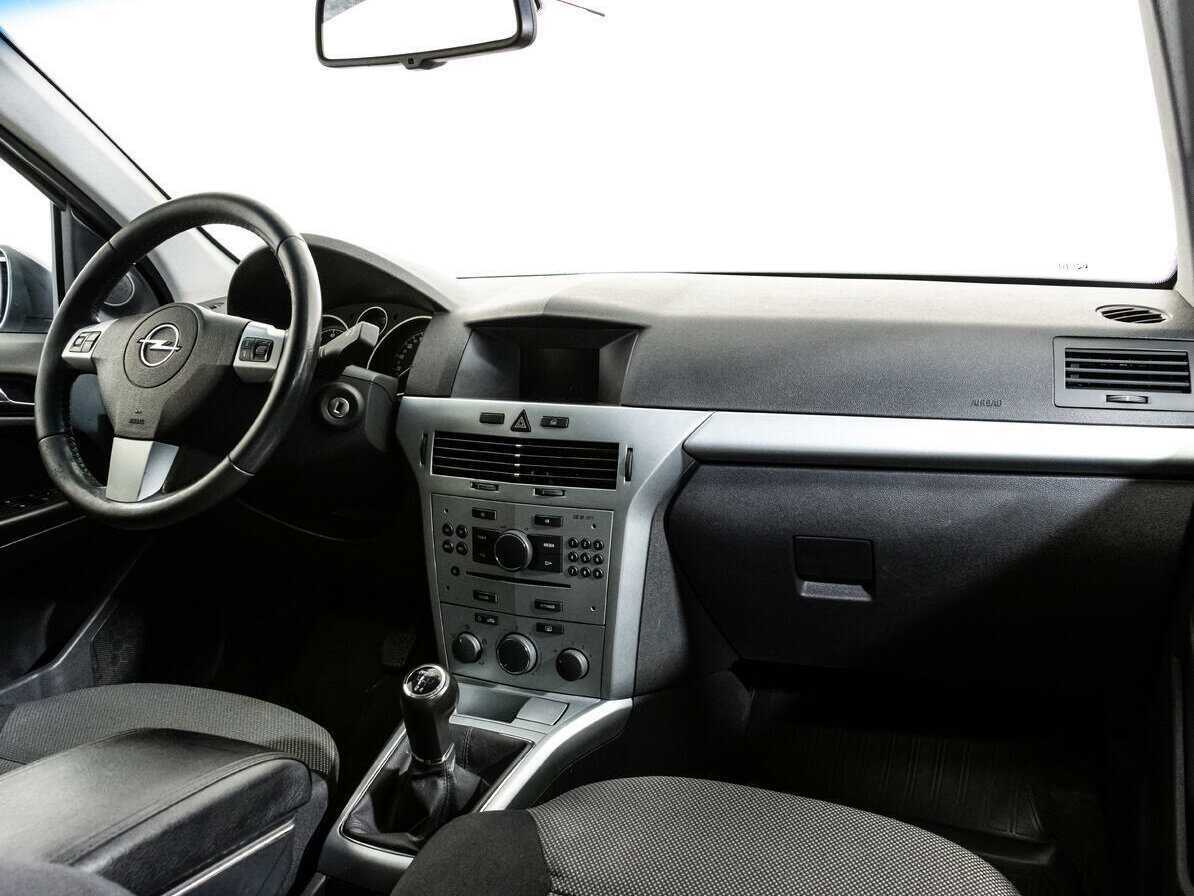 Б/У Опель Астра 2012 года. Фото: #8