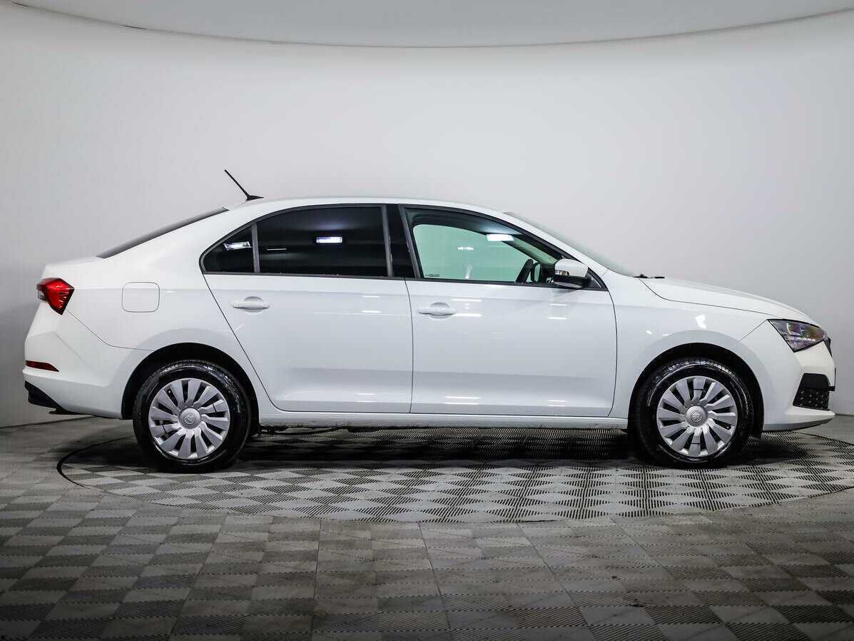 Б/У Шкода Рапид 2021 года. Фото: #2