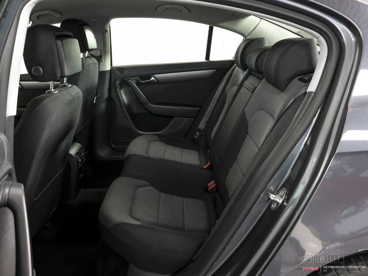 Б/У Фольксваген Пассат 2012 года. Фото: #8