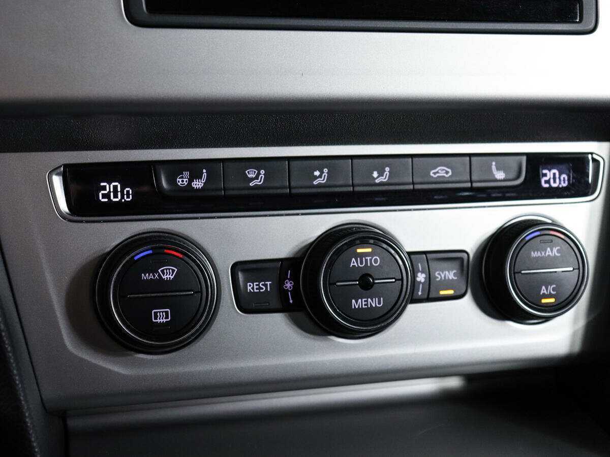 Б/У Фольксваген Пассат 2016 года. Фото: #16