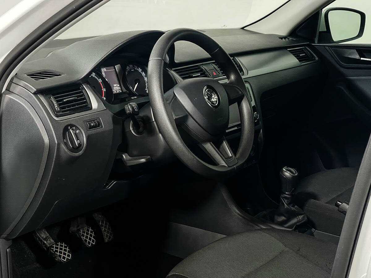 Б/У Шкода Рапид 2019 года. Фото: #10