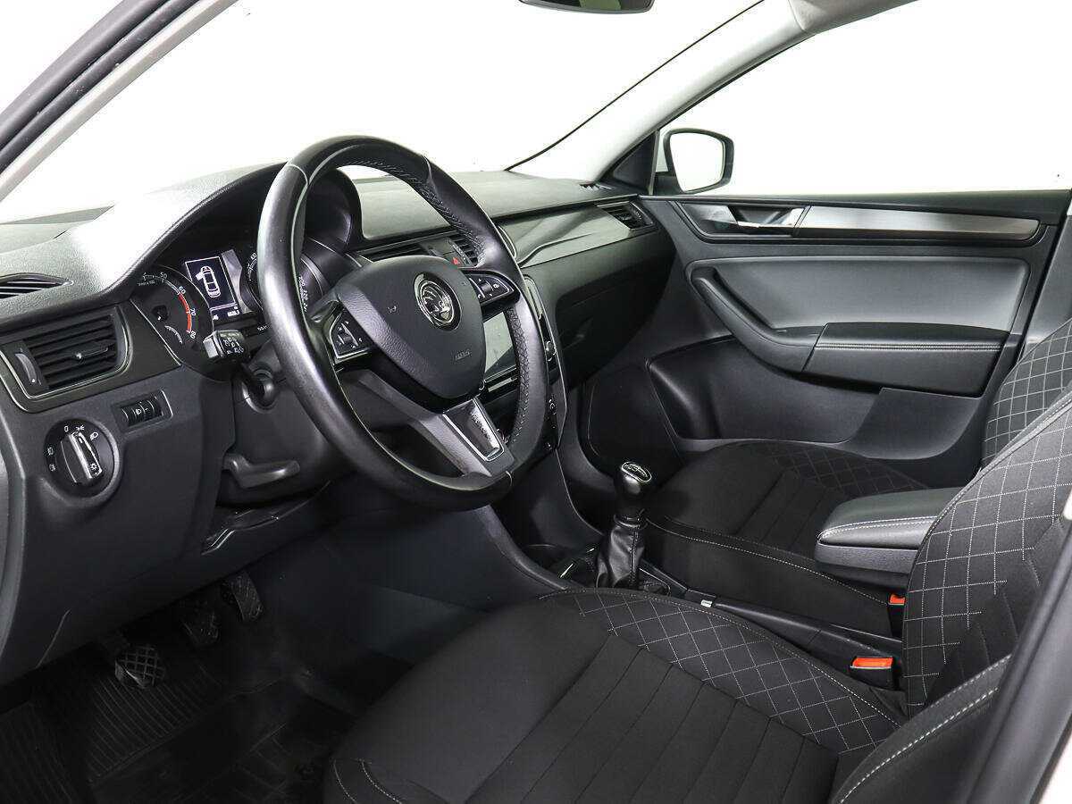 Б/У Шкода Рапид 2018 года. Фото: #12