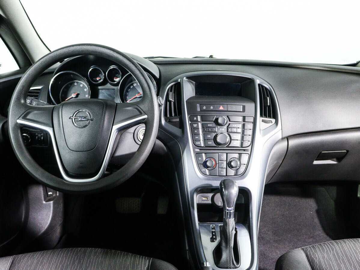 Б/У Опель Астра 2012 года. Фото: #11