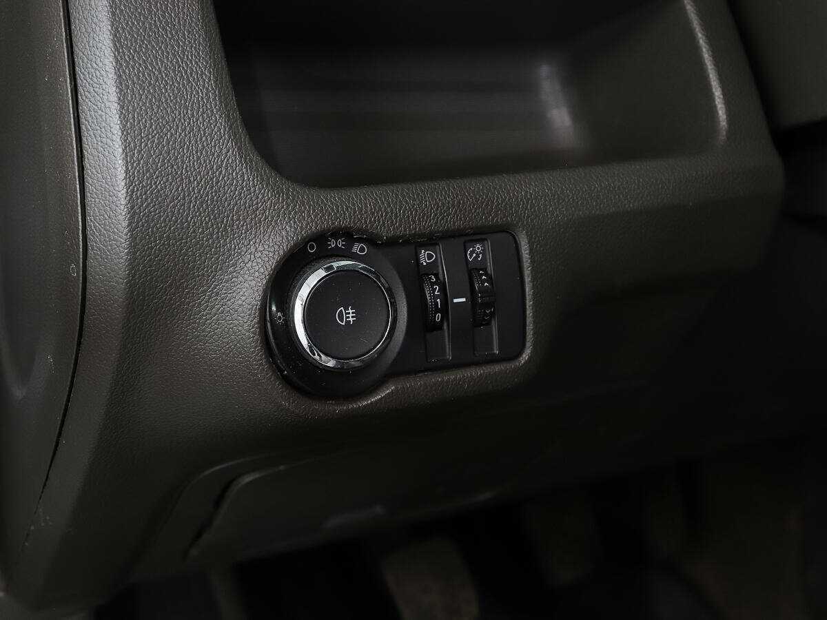 Б/У Шевроле Кобальт 2013 года. Фото: #14