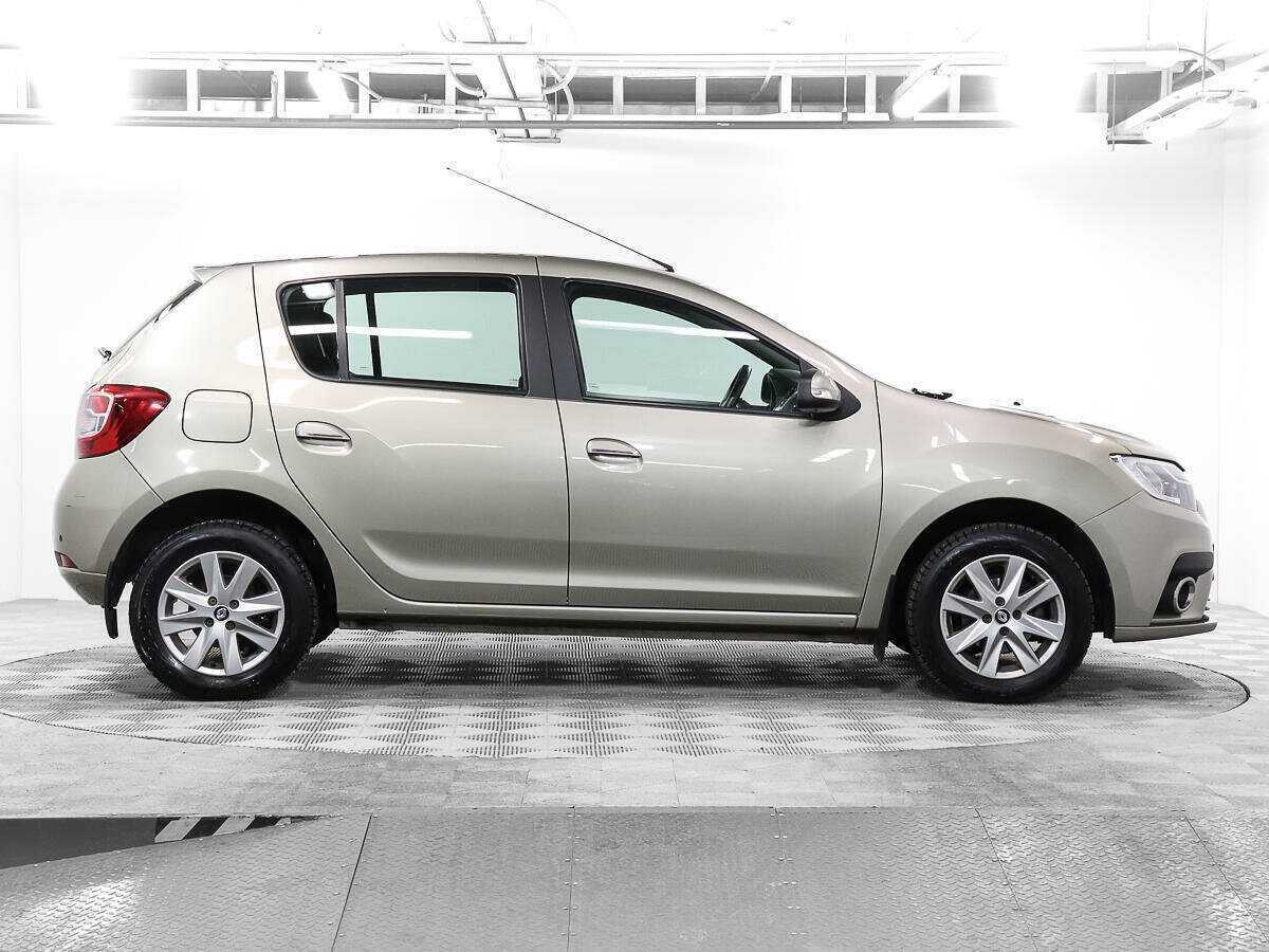 Б/У Рено Сандеро 2019 года. Фото: #3