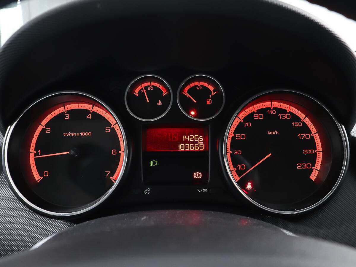 Б/У Пежо 408 2014 года. Фото: #12