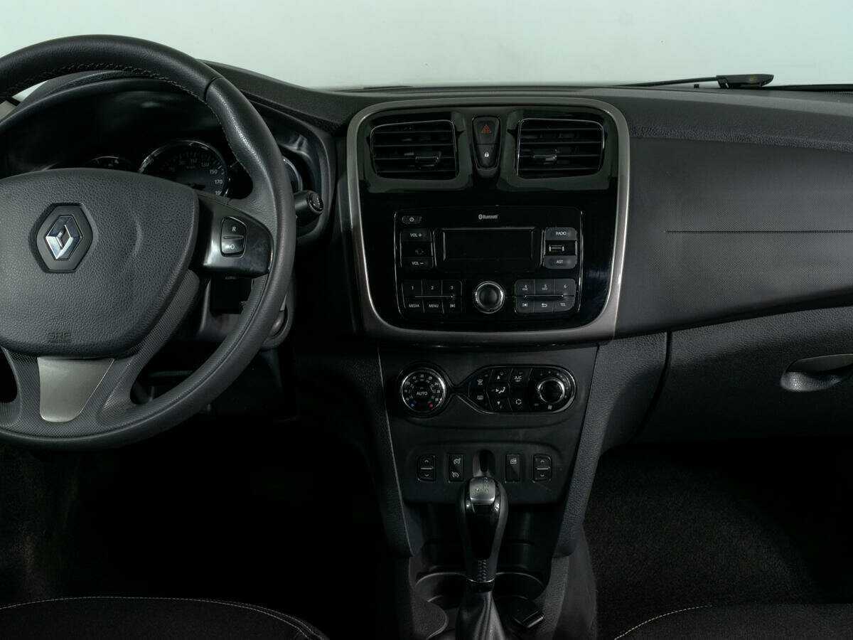 Б/У Рено Сандеро 2017 года. Фото: #9