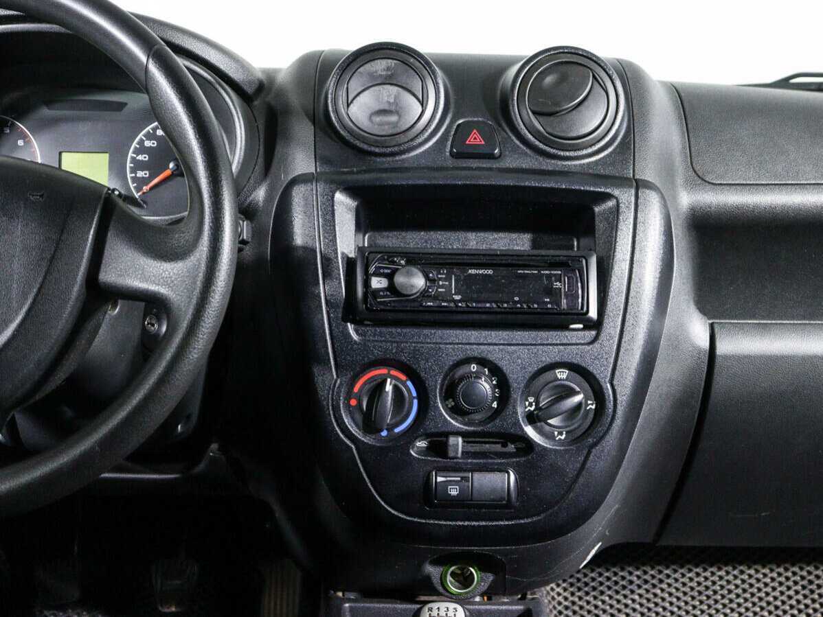 Б/У Лада (ВАЗ) Гранта 2013 года. Фото: #10