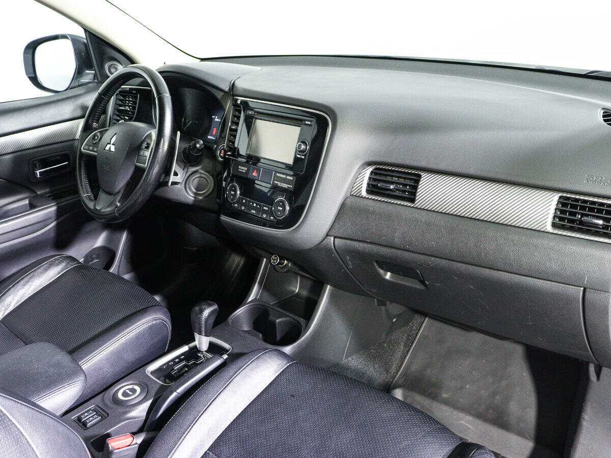 Б/У Митсубиши Оутлэндер 2012 года. Фото: #7