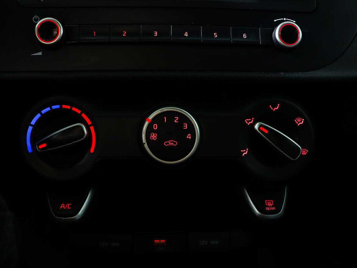 Б/У Киа Рио 2021 года. Фото: #13