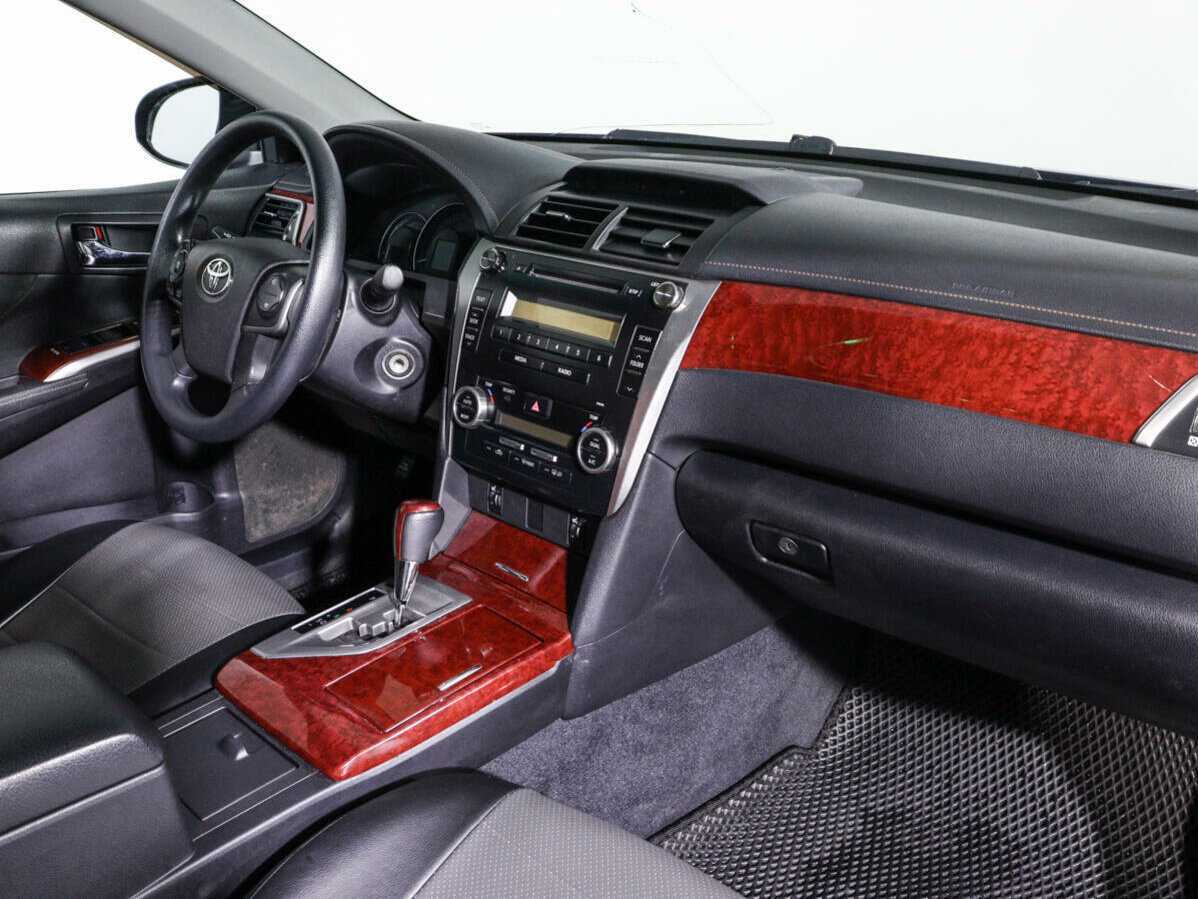 Б/У Тойота Камри 2013 года. Фото: #8