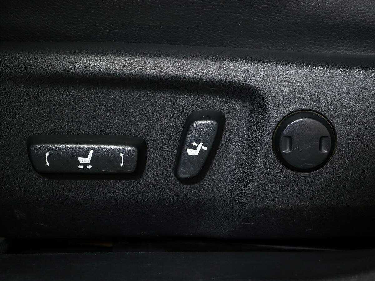 Б/У Тойота Камри 2016 года. Фото: #17