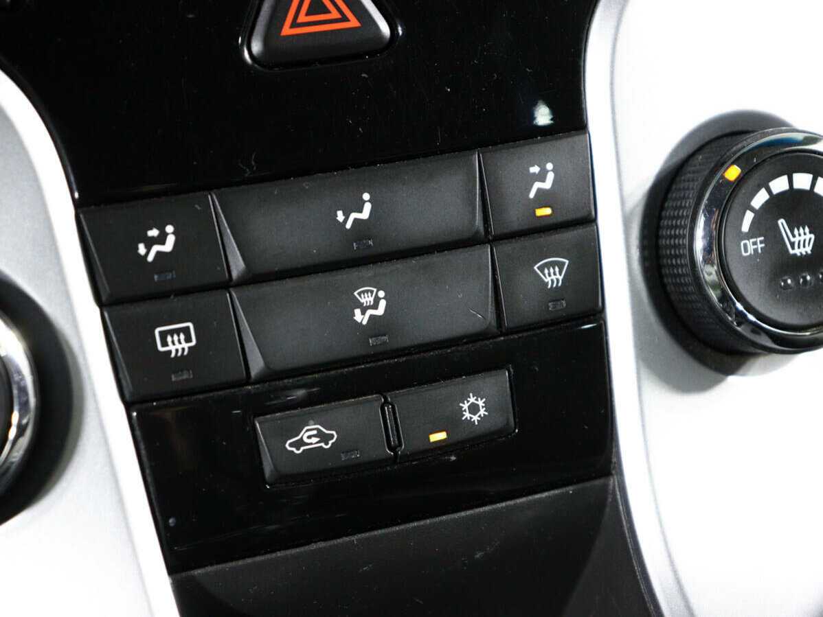 Б/У Шевроле Круз 2012 года. Фото: #14