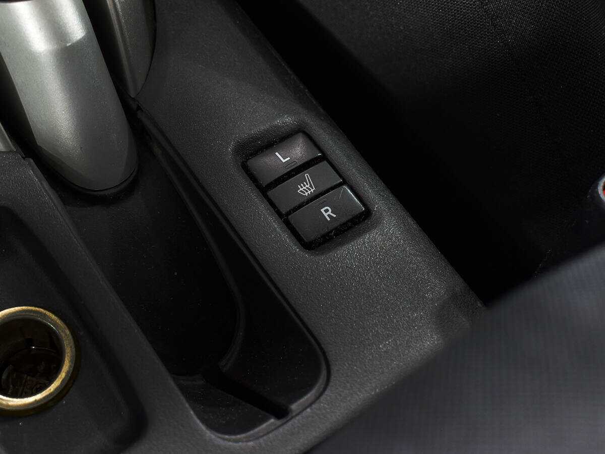 Б/У Тойота Аурис 2012 года. Фото: #15