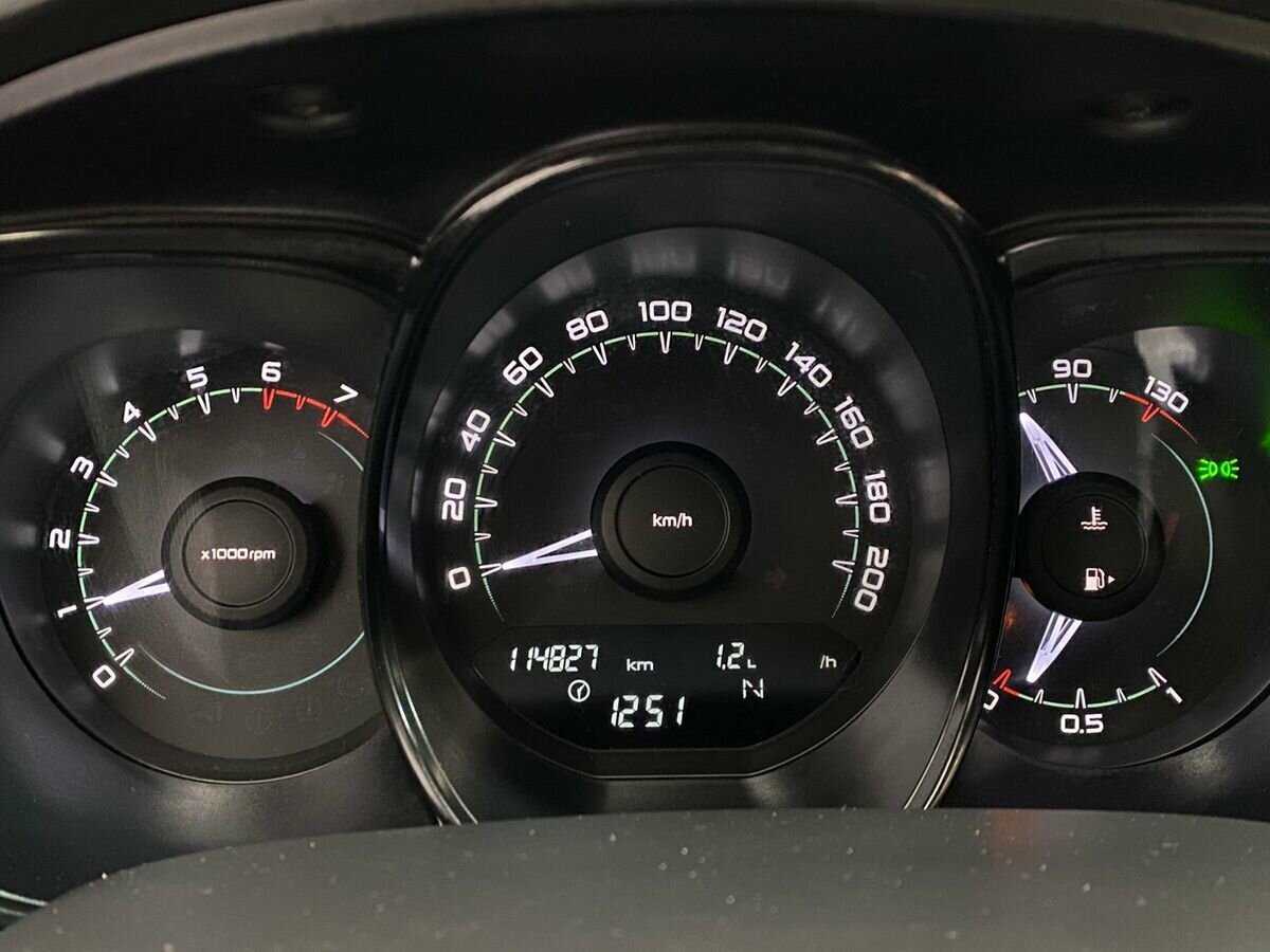 Б/У Лада (ВАЗ) Веста 2016 года. Фото: #11