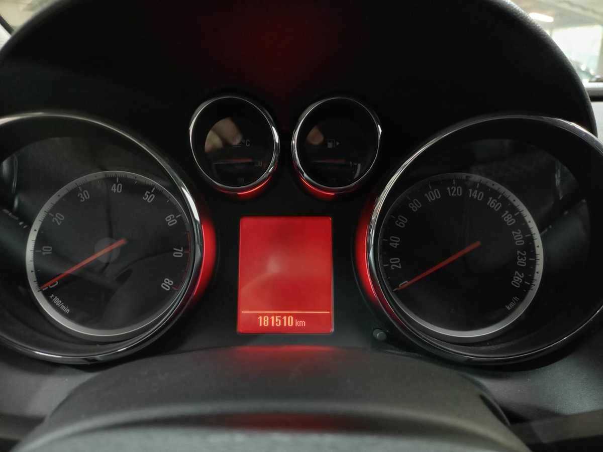 Б/У Опель Астра 2012 года. Фото: #12