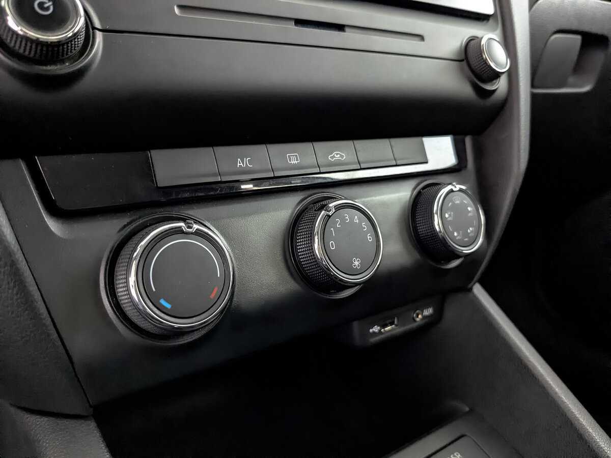 Б/У Шкода Октавия 2015 года. Фото: #16