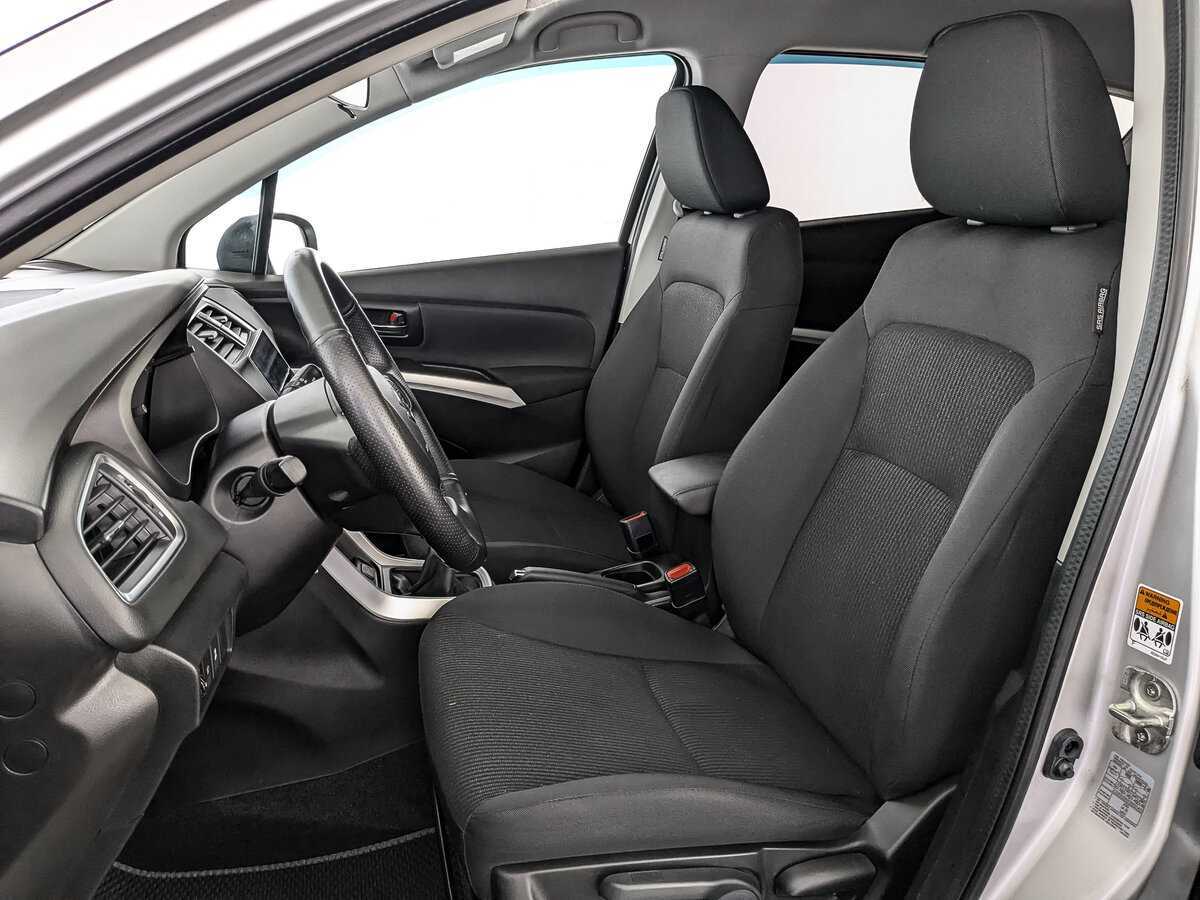 Б/У Сузуки С-Икс4 2018 года. Фото: #15