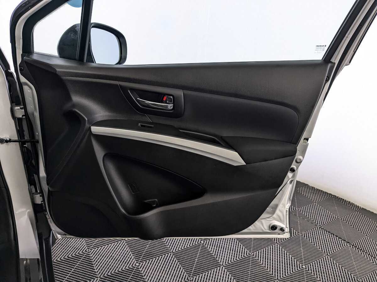 Б/У Сузуки С-Икс4 2018 года. Фото: #20