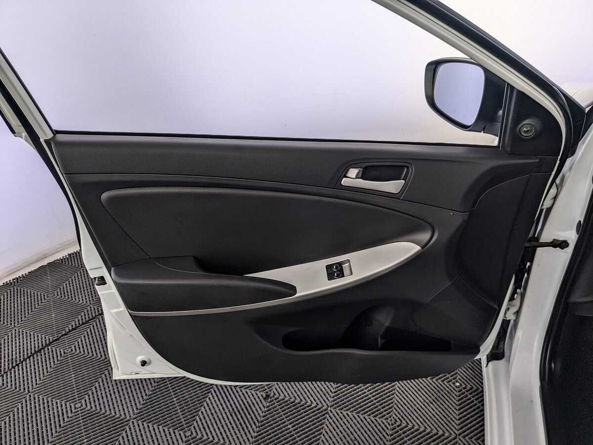 Б/У Хендай Солярис 2014 года. Фото: #14