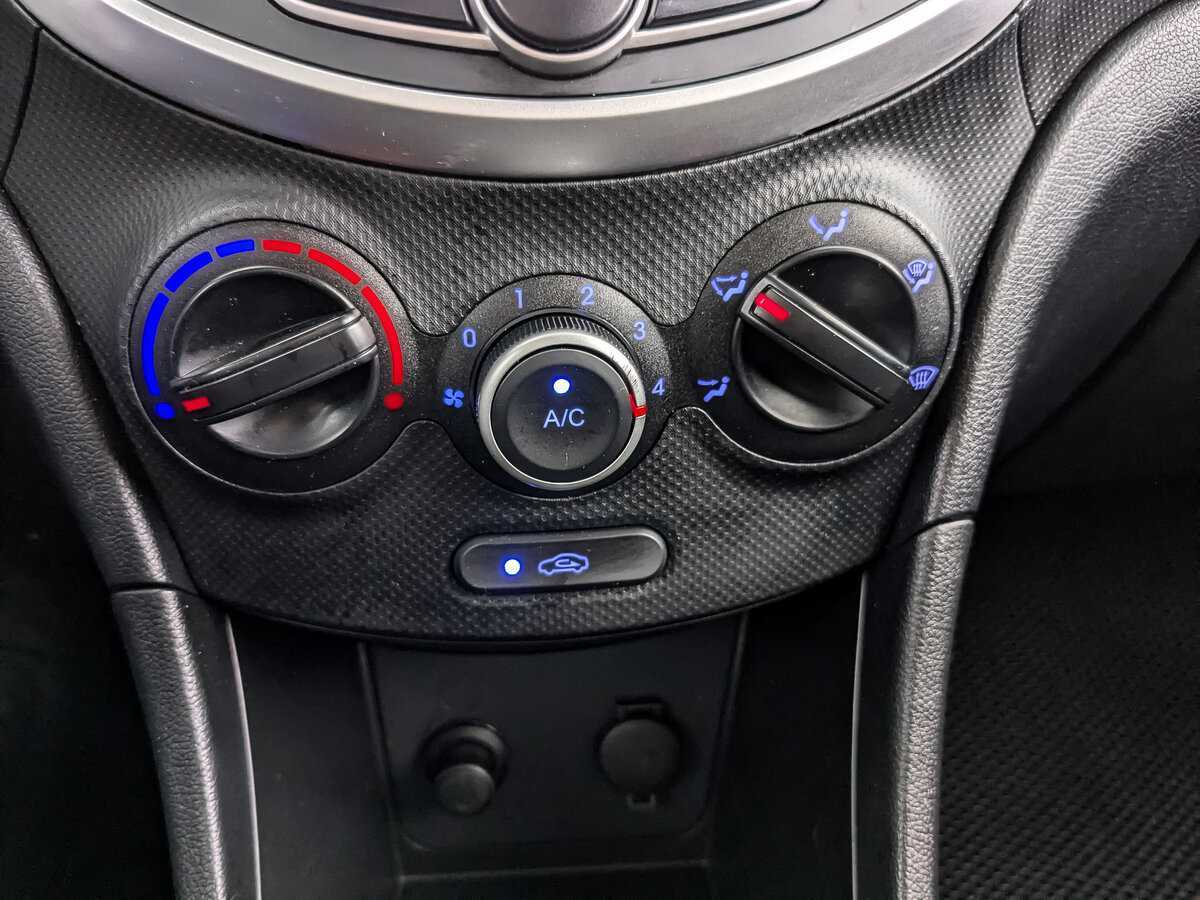 Б/У Хендай Солярис 2014 года. Фото: #16