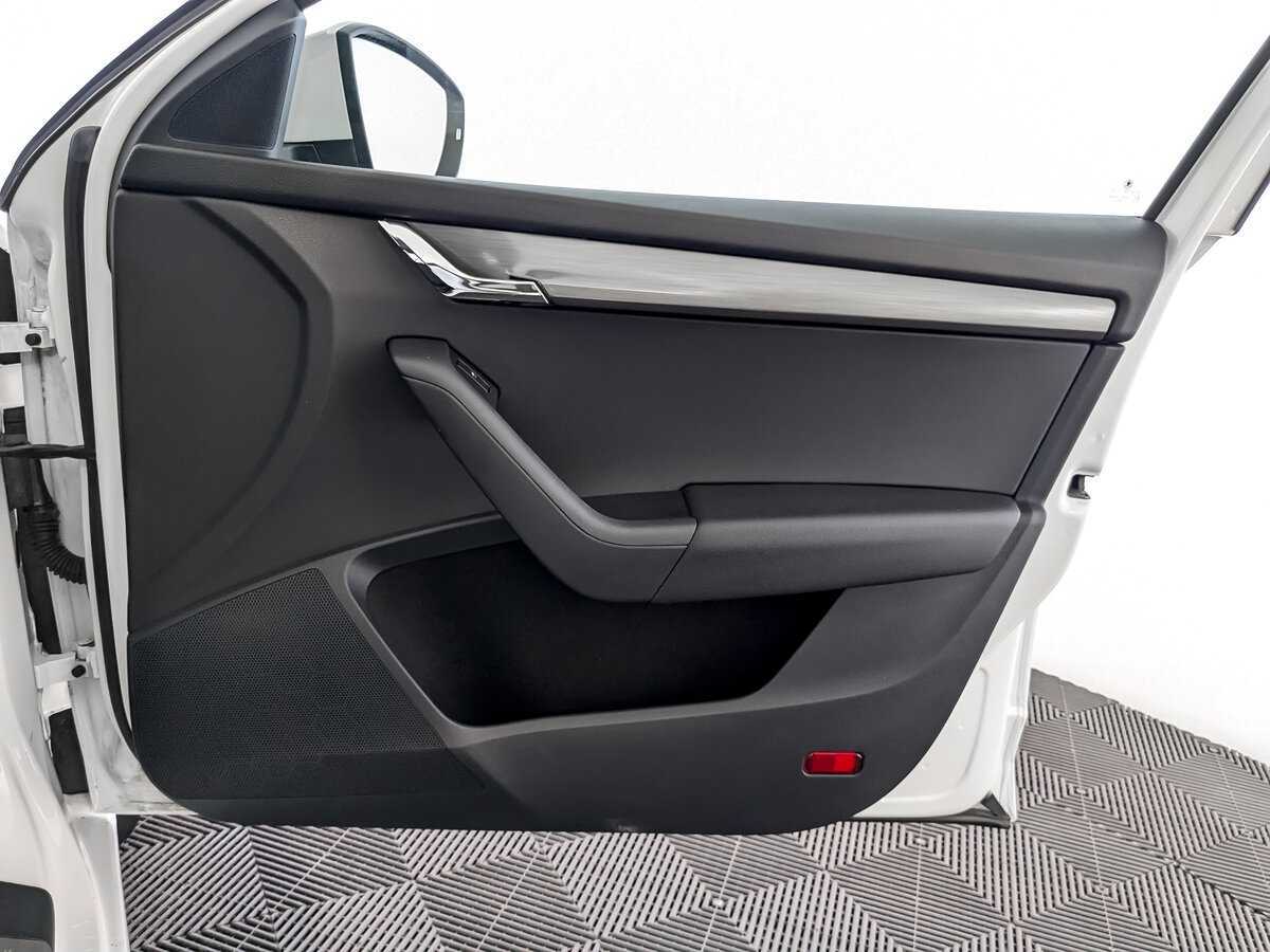 Б/У Шкода Октавия 2017 года. Фото: #19