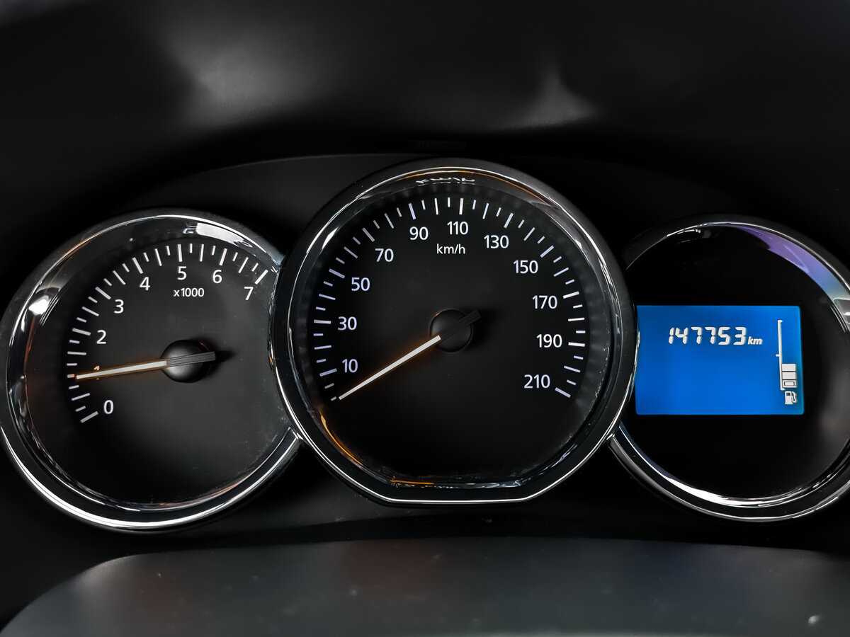 Б/У Рено Логан 2016 года. Фото: #11