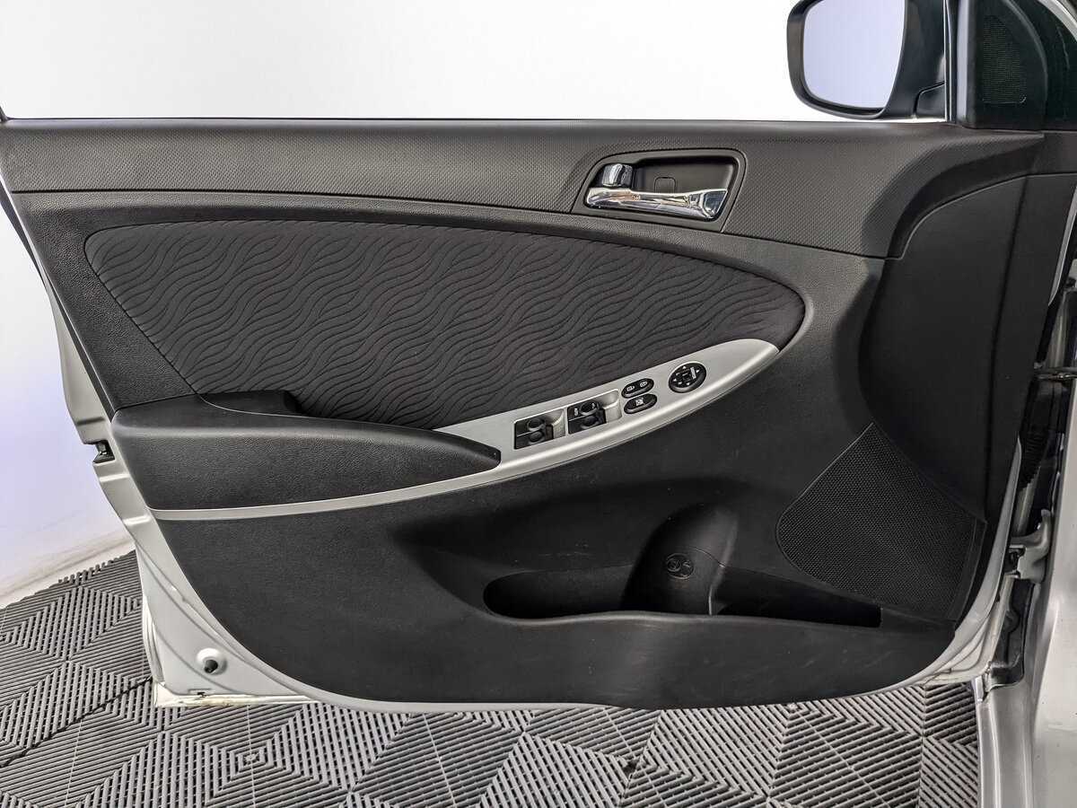 Б/У Хендай Солярис 2012 года. Фото: #14