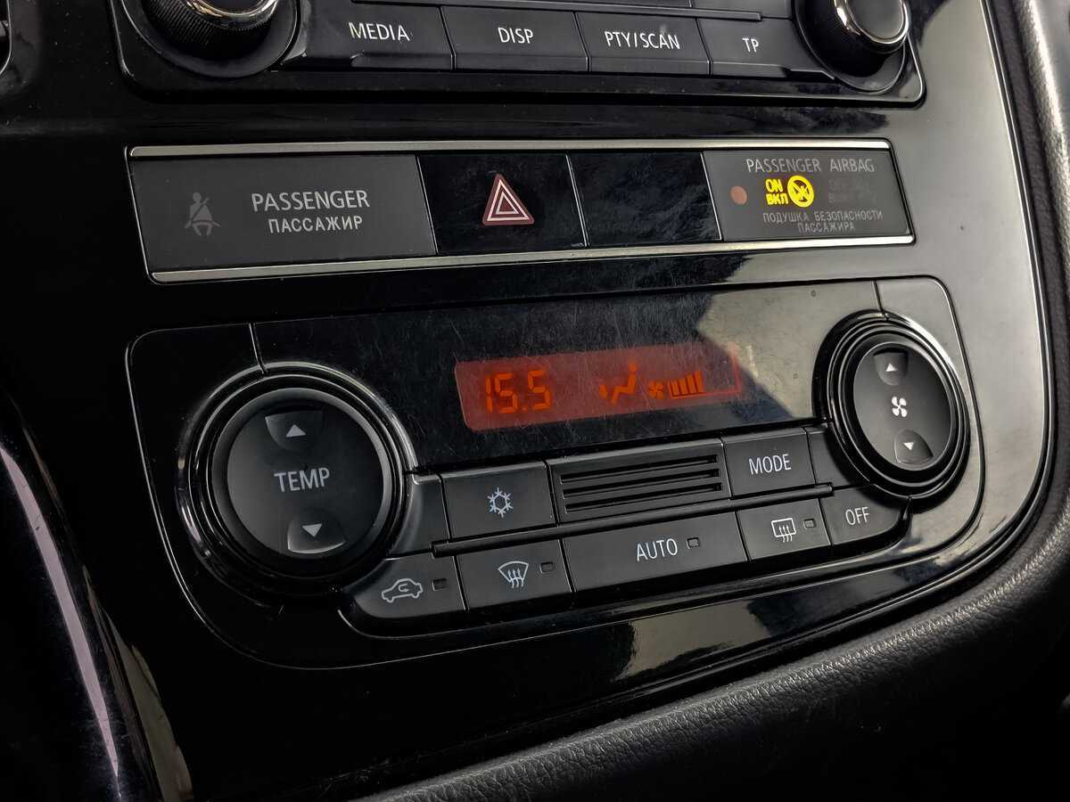 Б/У Митсубиши Оутлэндер 2018 года. Фото: #16