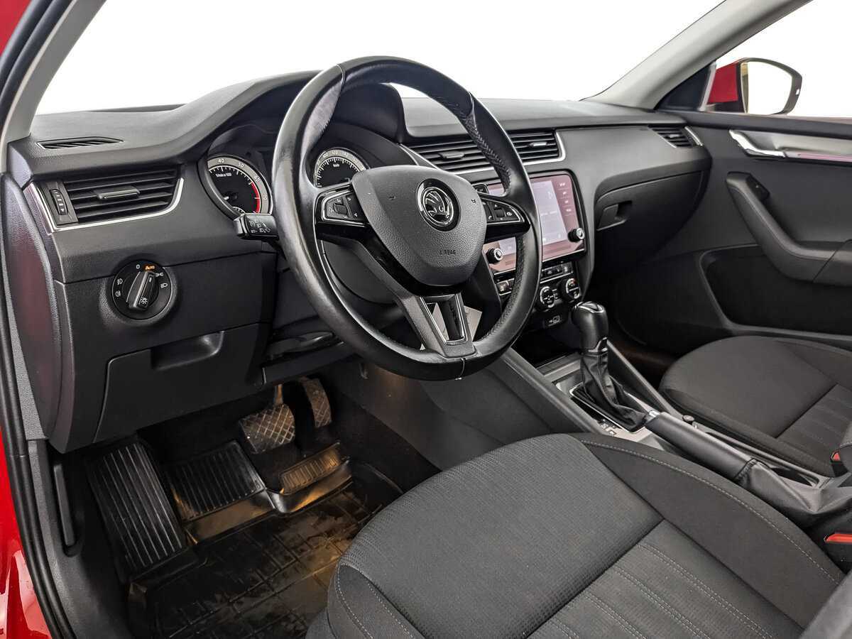 Б/У Шкода Октавия 2018 года. Фото: #9