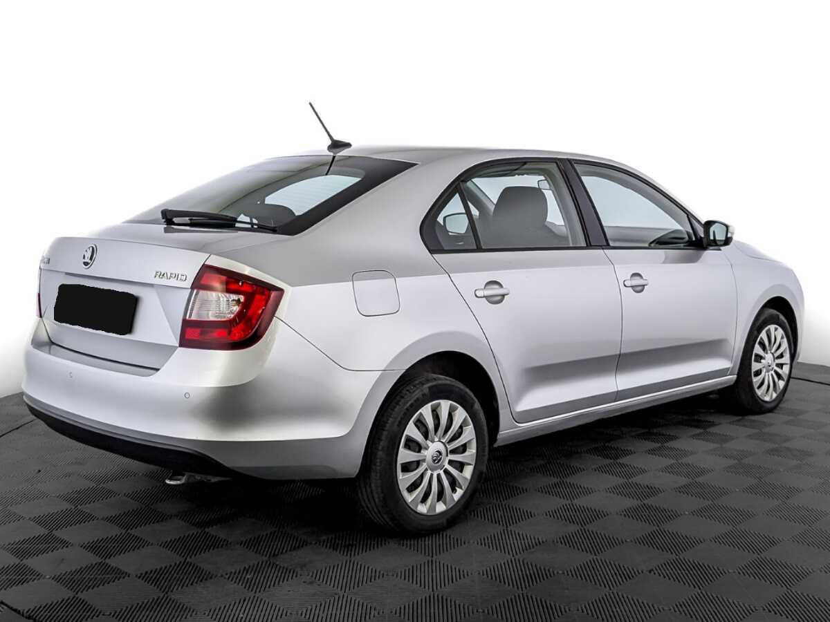 Б/У Шкода Рапид 2018 года. Фото: #4