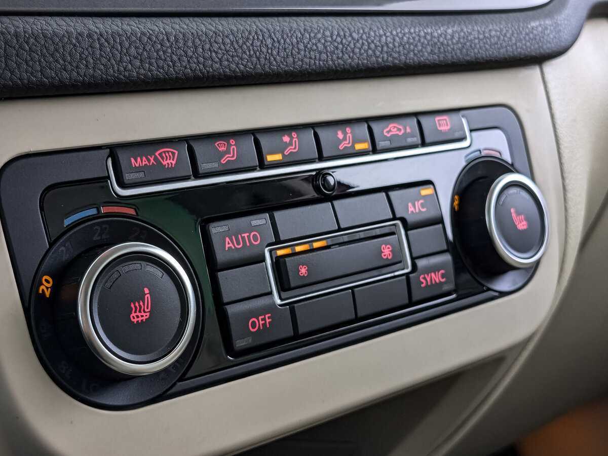 Б/У Фольксваген Тигуан 2014 года. Фото: #16