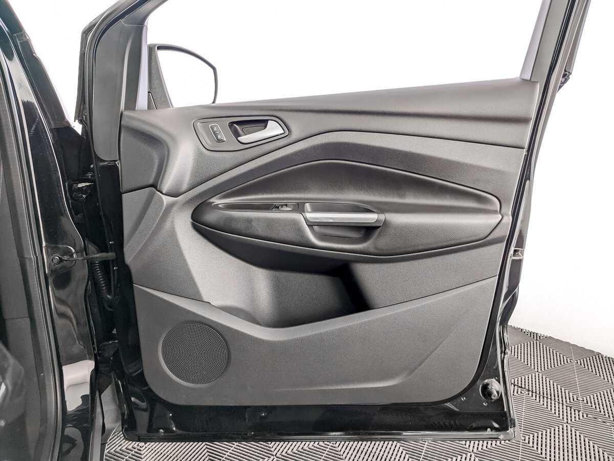 Б/У Форд Куга 2016 года. Фото: #19